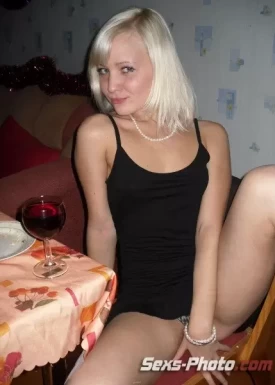 Эротические приват фото сексуальной блондиночки. (17 фото)