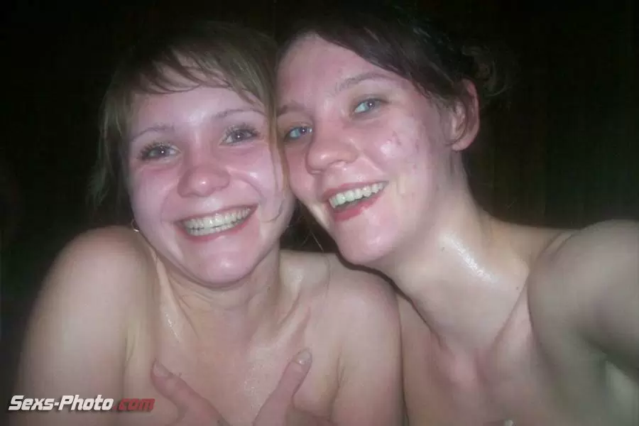 Голые девушки в русской бане (13 фото)