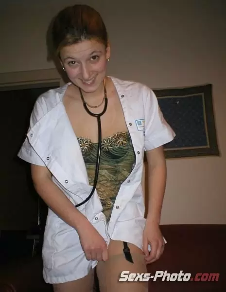 Медсестра Настя не стесняется выкладывать себя на ню фото. (63 фото)