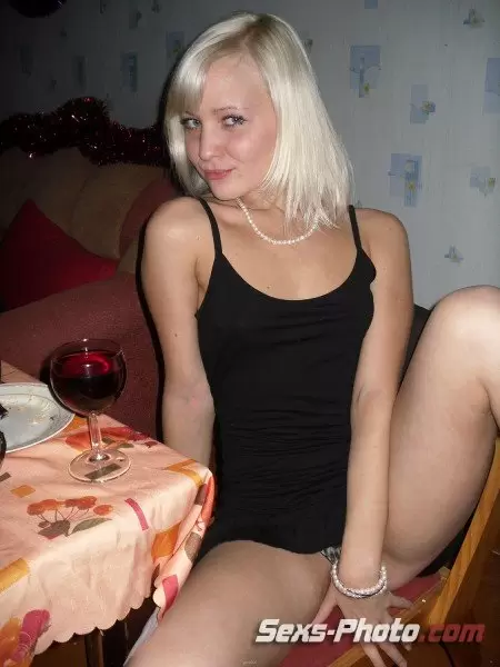 Эротические приват фото сексуальной блондиночки. (17 фото)