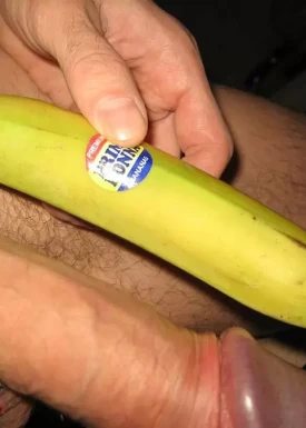 Член как банан (4 фото)